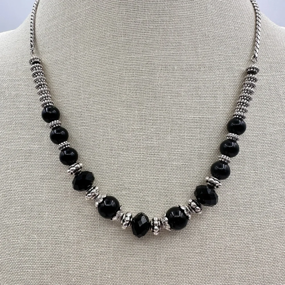 Vintage 90s Black Beaded Silver Tone Necklace Boho Classic Fashion Jewelry Boho